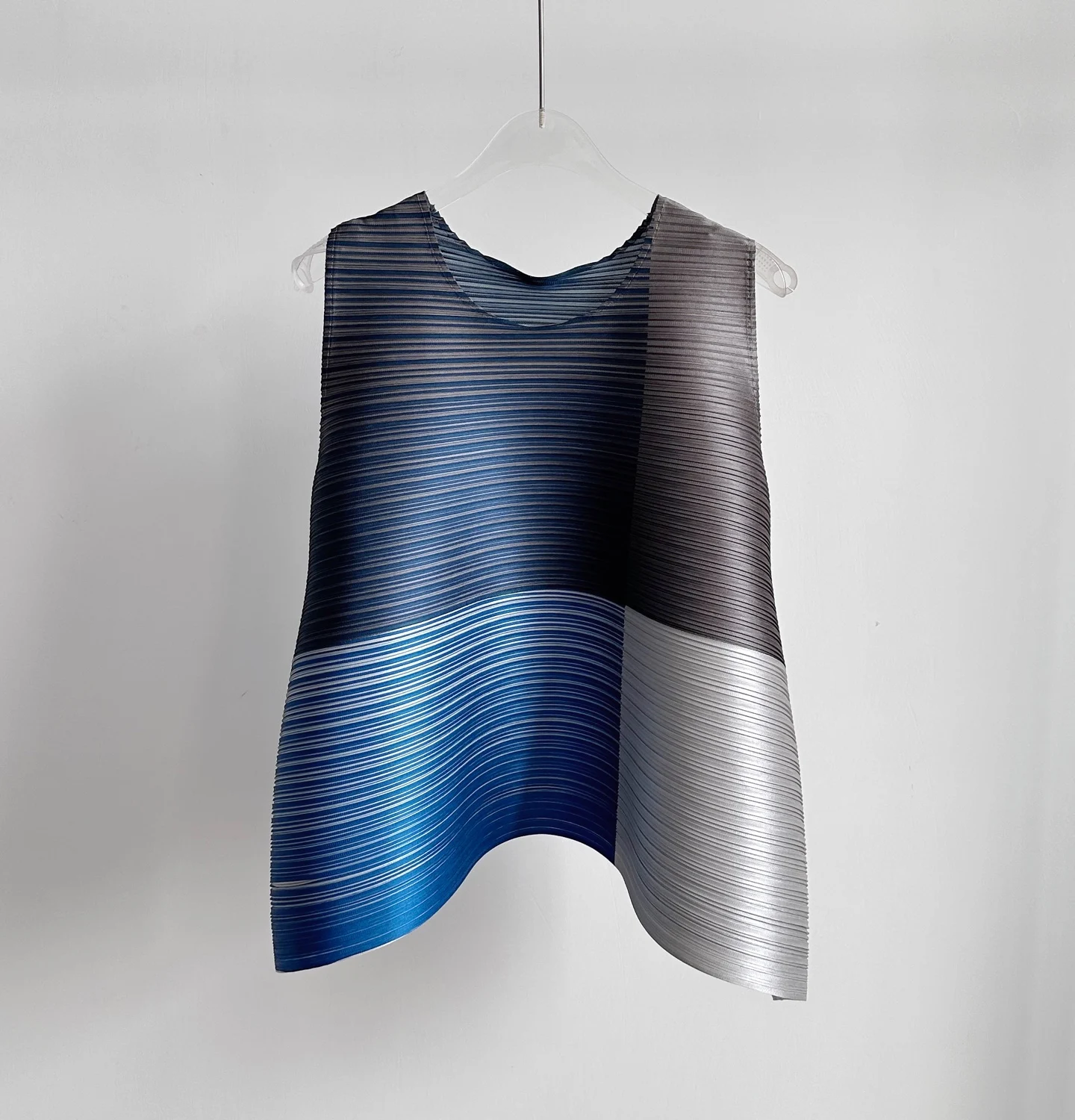 Miyake Pleated Sleeveless Vest 2025 Summer New Clashing Color Horizontal Temperament Casual Top