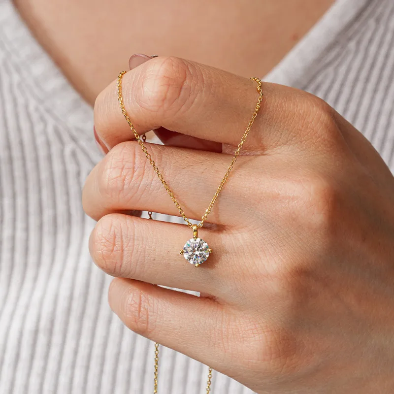 

925 sterling silver pendant moissanite necklace for women, 14K plated, four-prong classic collarbone chain, luxurious