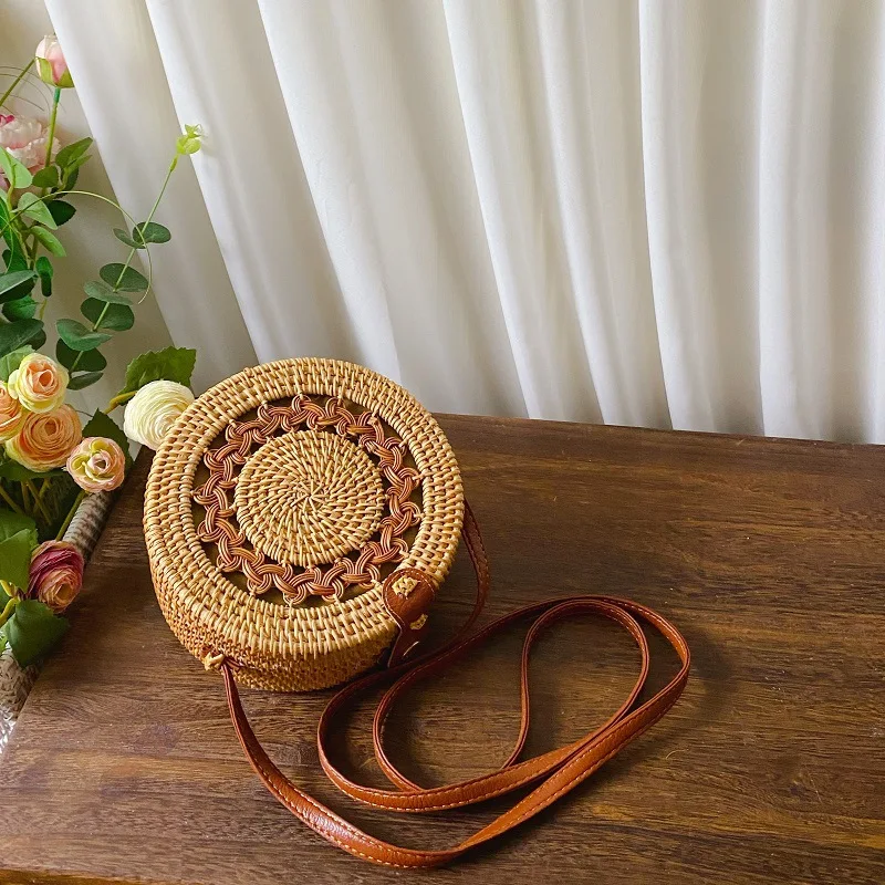 Wietnamska torba rattanowa Okrągła tkana torba na ramię Crossbody Damska torba ze słomy Podróżna torba plażowa nad morzem — zdjęcie 4