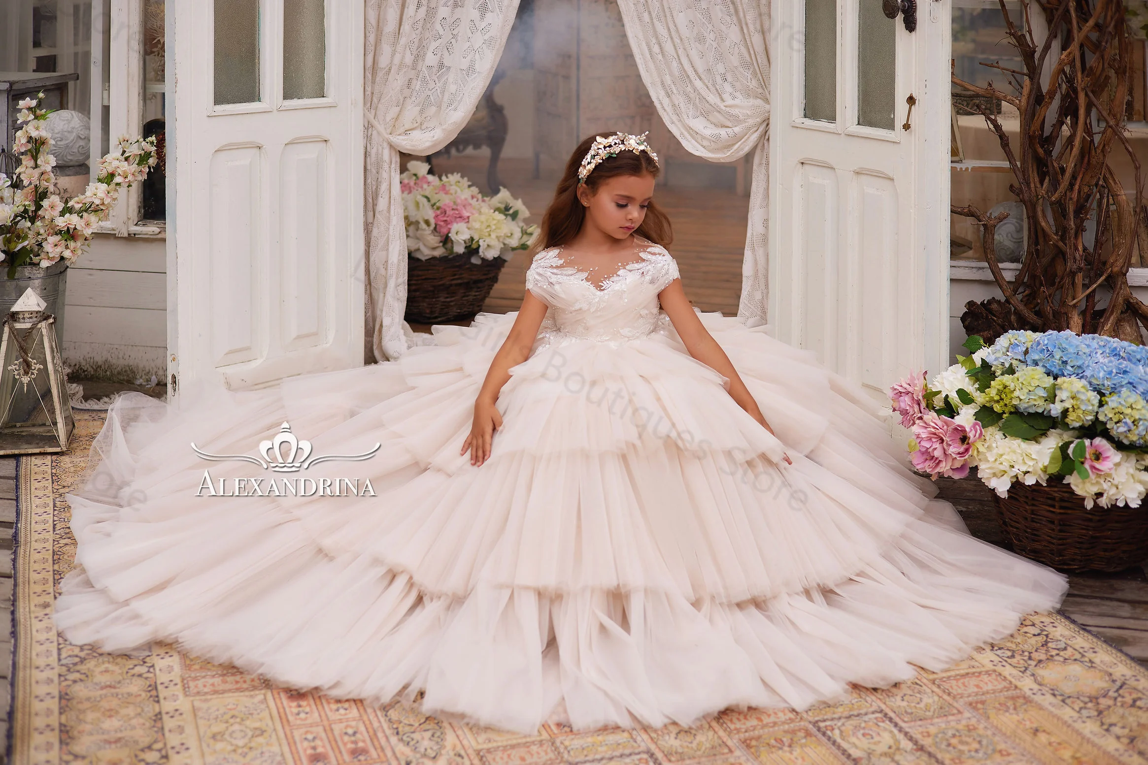 Fluffy Ball Gown Flower Girl Dresses Sheer Neck Appliqued Children Birthday Pageant Gowns Ruffles Kids First Communion Dresses