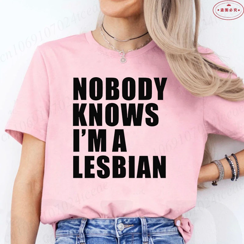 لا أحد يعرف أنا مثليه تي شيرت مطبوع المرأة الحب المساواة مثلي الجنس فخر LGBT تي شيرت مثليه زوجين موضة الصيف تيز القمم