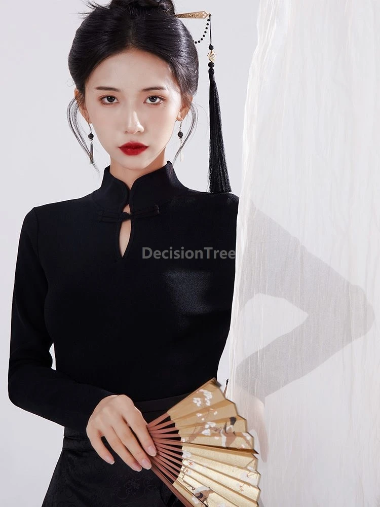 بلوزة محبوكة كلاسيكية بسيطة موديل 2025 ذات رقبة عالية ومزاج نحيف وأكمام طويلة من تشيباو الصينية بلوزة أنيقة عتيقة #1