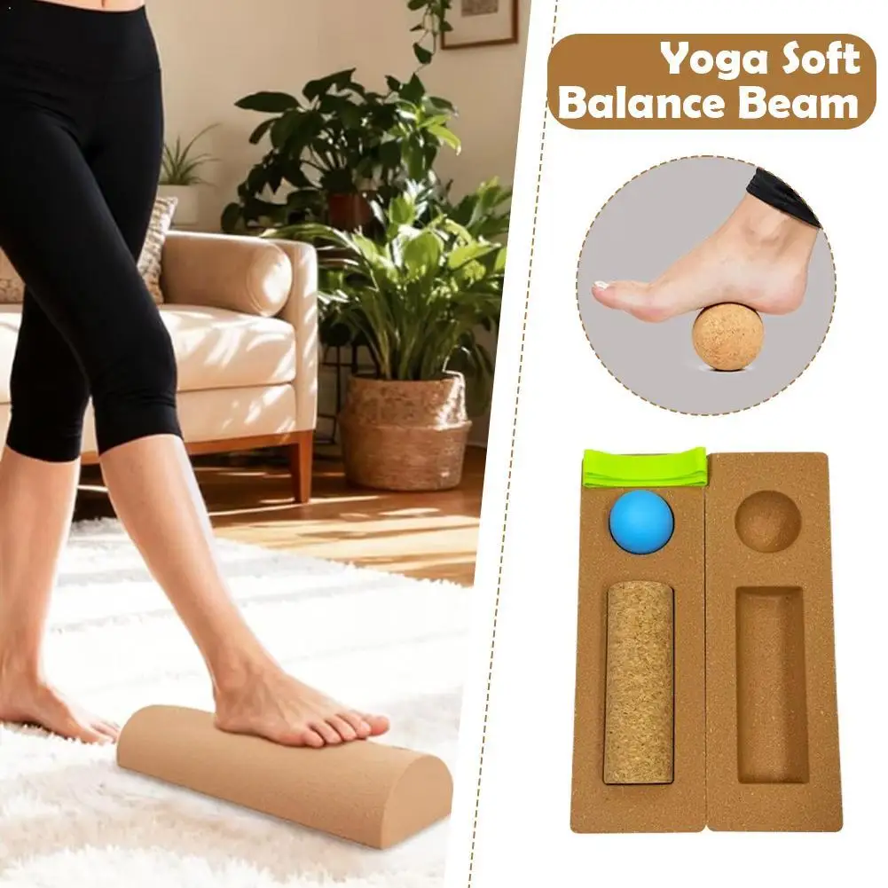 

Набор для йоги: пробковая балансировочная доска, массажный мяч, йога-роллер и эспандер для пальцев ног.