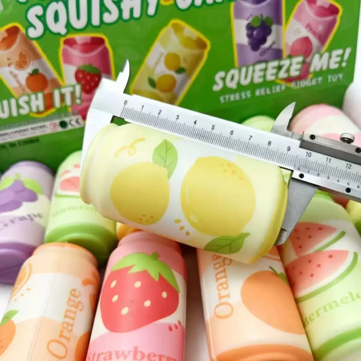 PU-Quetschspielzeug in Form einer Limonaden-Dose, weiches, langsam aufsteigendes Quetsch-Fidget-Spielzeug, Simulations-Getränkedose, Stressabbau- und Entspannungsspielzeug, Kinder-Partygeschenk – Detail 6