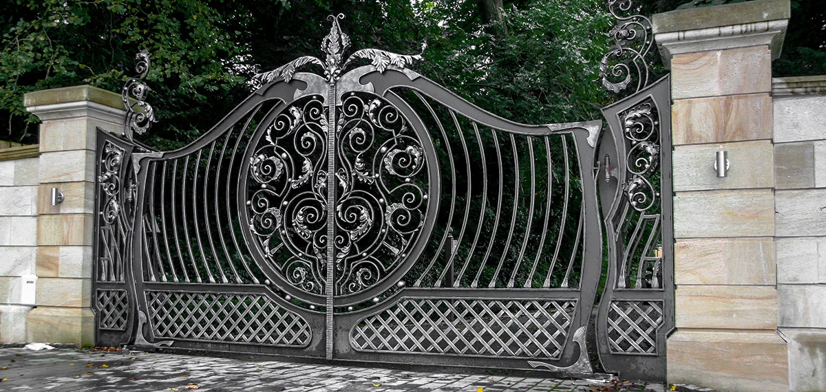 

Wrought Iron Gates Manufacturers China Sliding Swing Metal Garden Fences Hc-g16