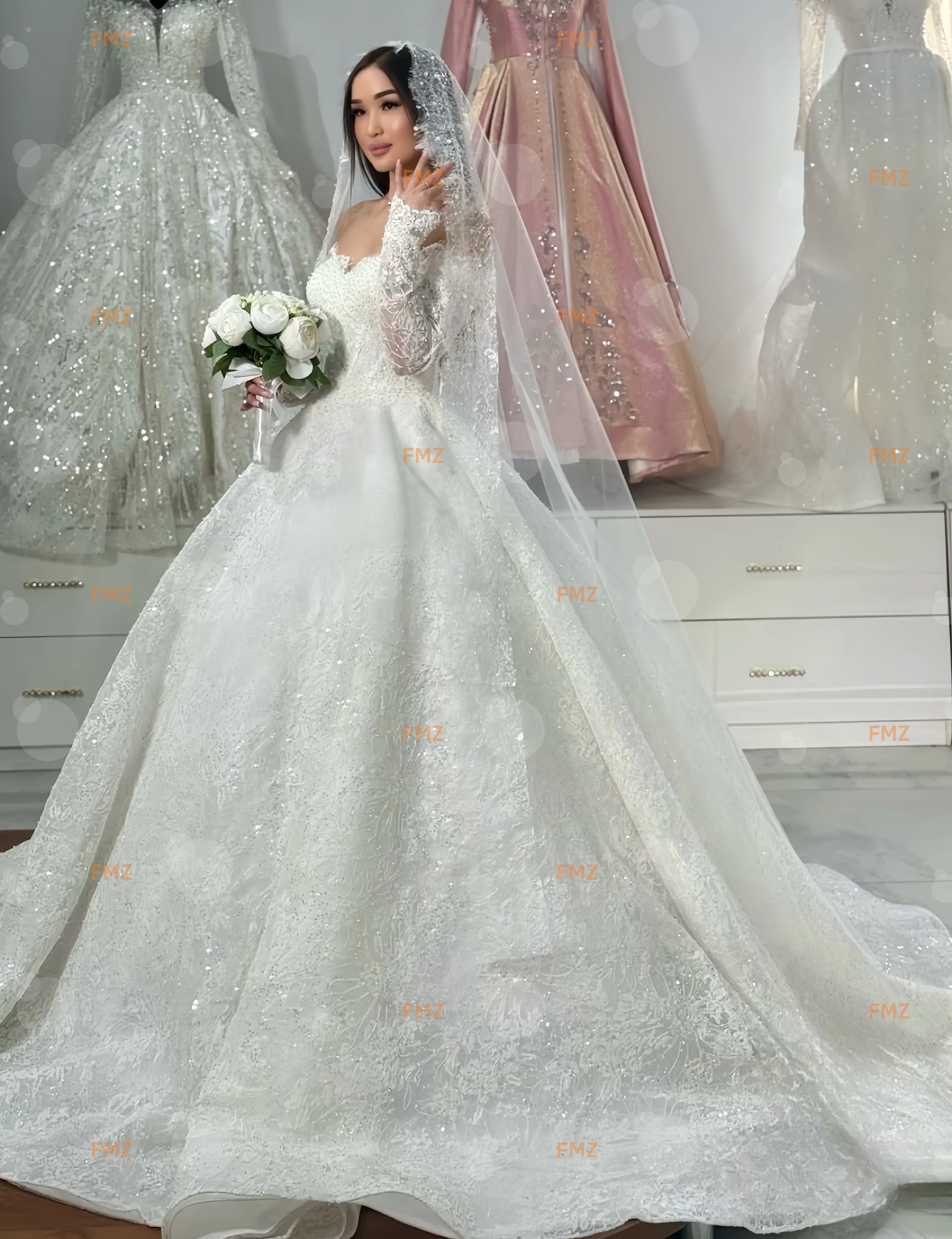 Abito da sposa in pizzo a maniche lunghe senza spalline personalizzato abiti da sposa amanda novias amanda novias ufficiale