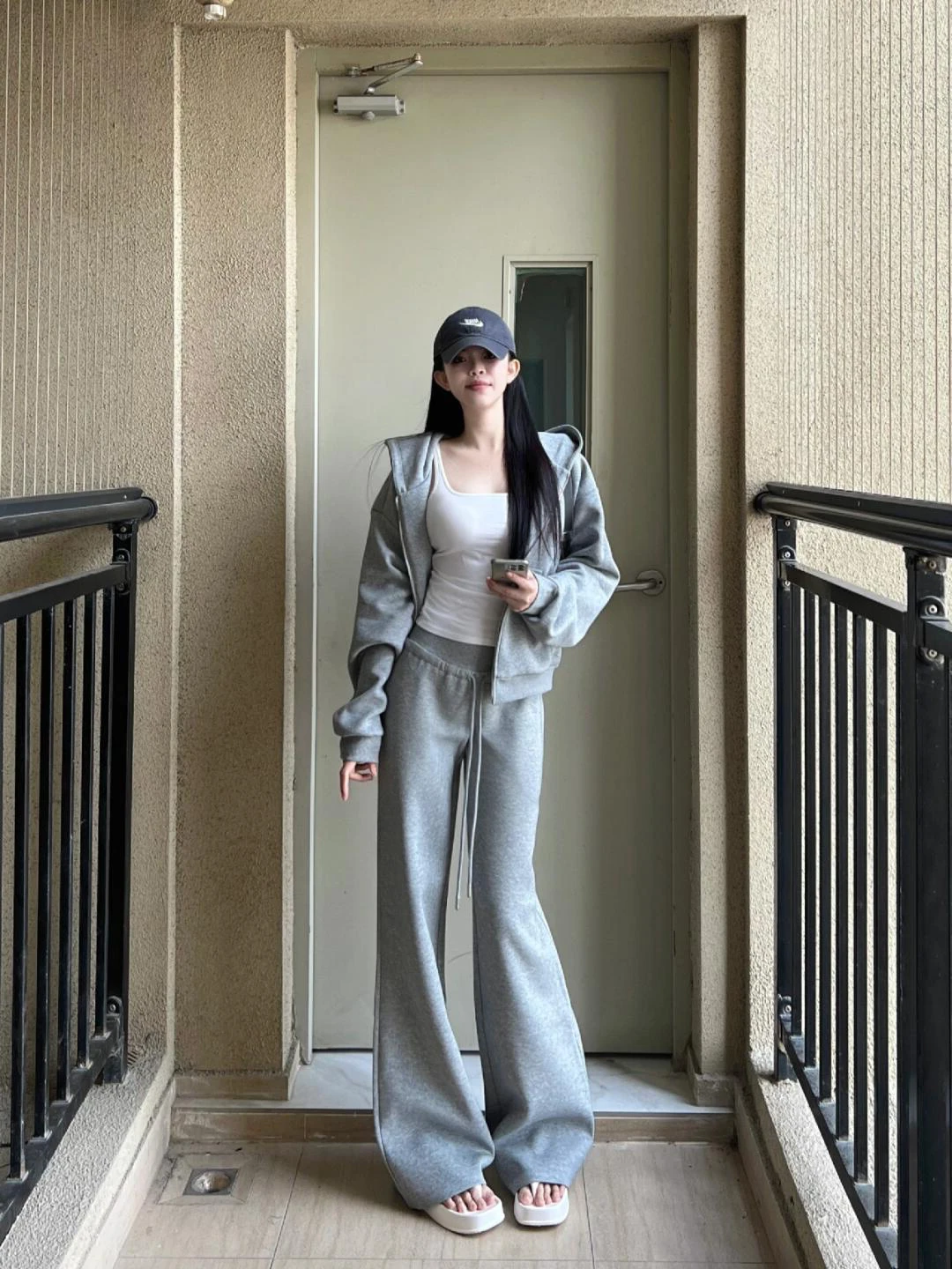 

Grey Hoodie Jacket And Wide Leg Pants Two Piece Set Casual Sportswear Women's Fashion 2025 Spring Long Sleeve Zipper Closure
