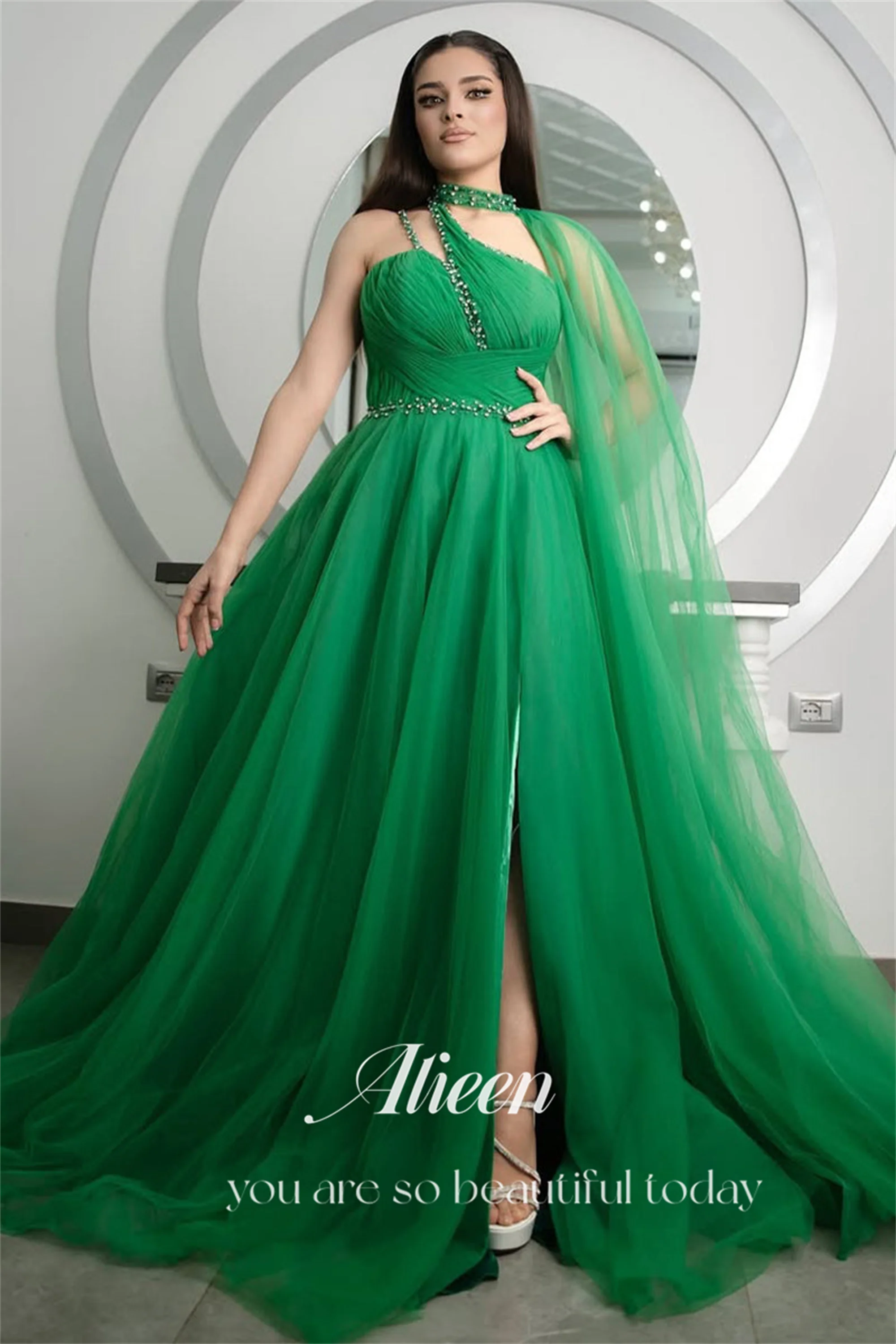 فساتين سهرة فاخرة أنيقة باللون الأخضر من Aileen 2025 على شكل حرف a شال مخصص للنساء فستان سهرة فاخر ماركة فستان حفلات الزفاف