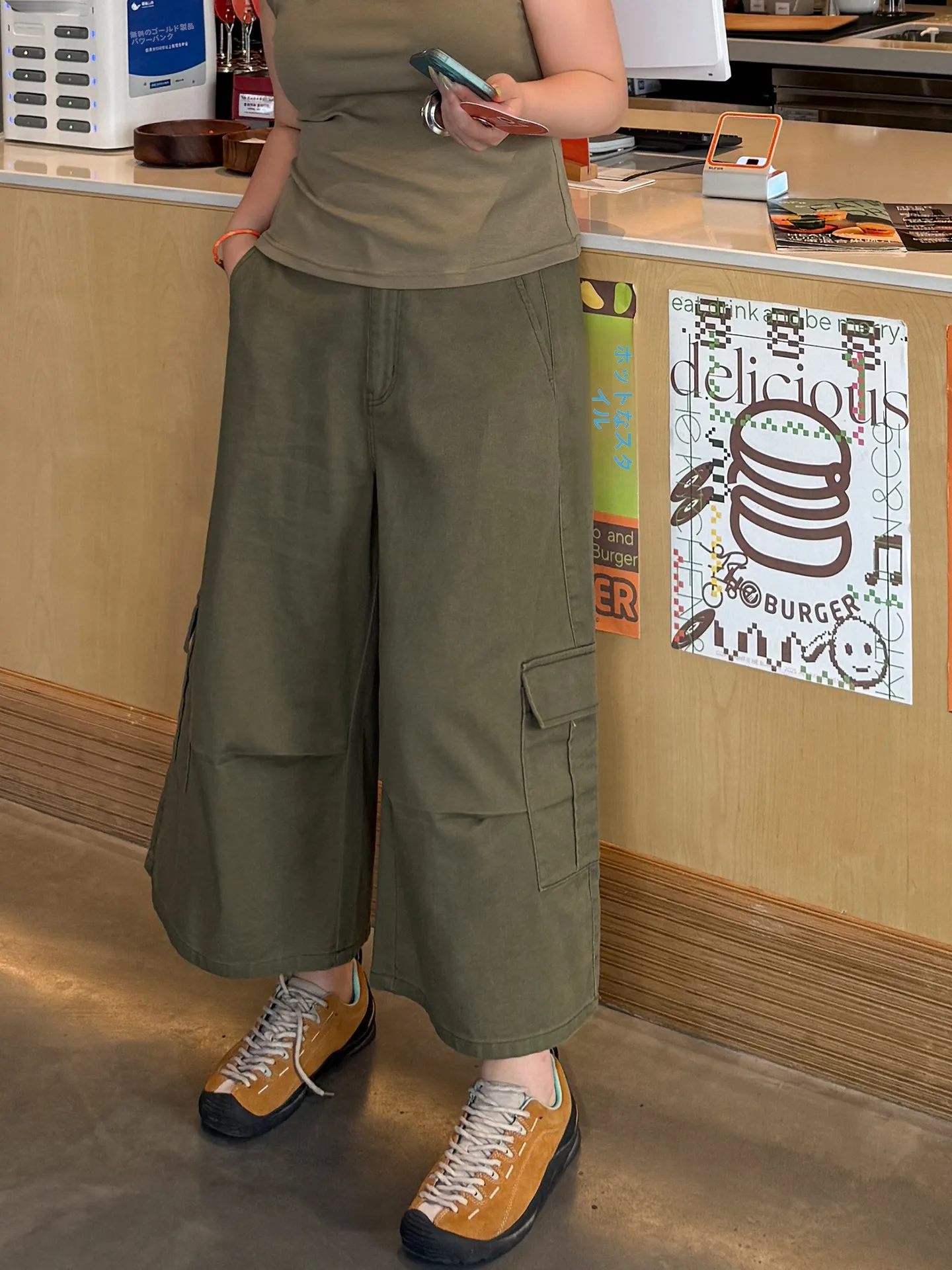 

plus Size Women's Cotton Wide Leg Pants Eighteen Inches Loose Fit Casual Workwear Multiple Pockets Spring Summer Fashion