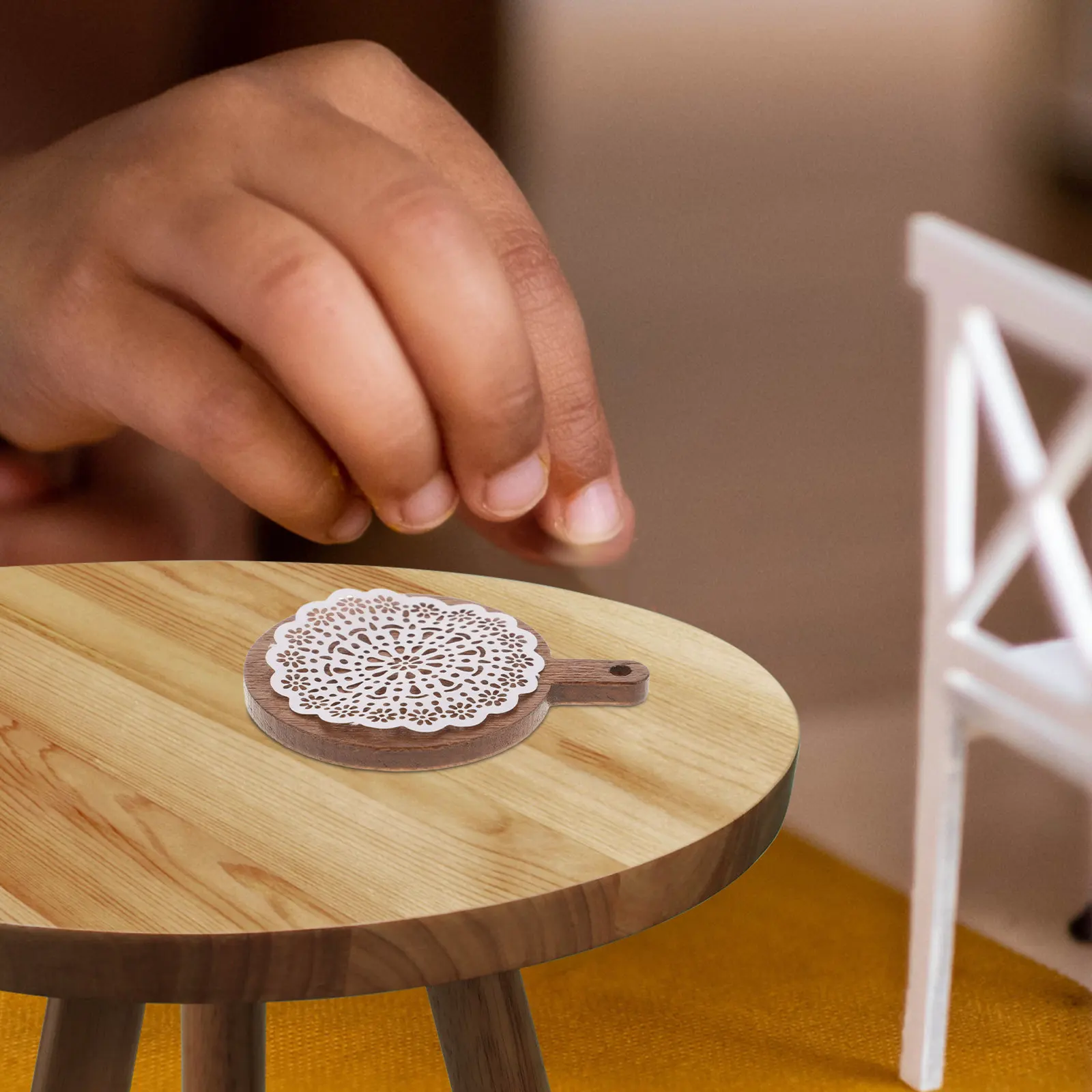

1Set Vintage Lace Doily Miniature Cake Tray Mini Kitchen Scene Decoration Mini House Food Display Tray for Miniature Accessories