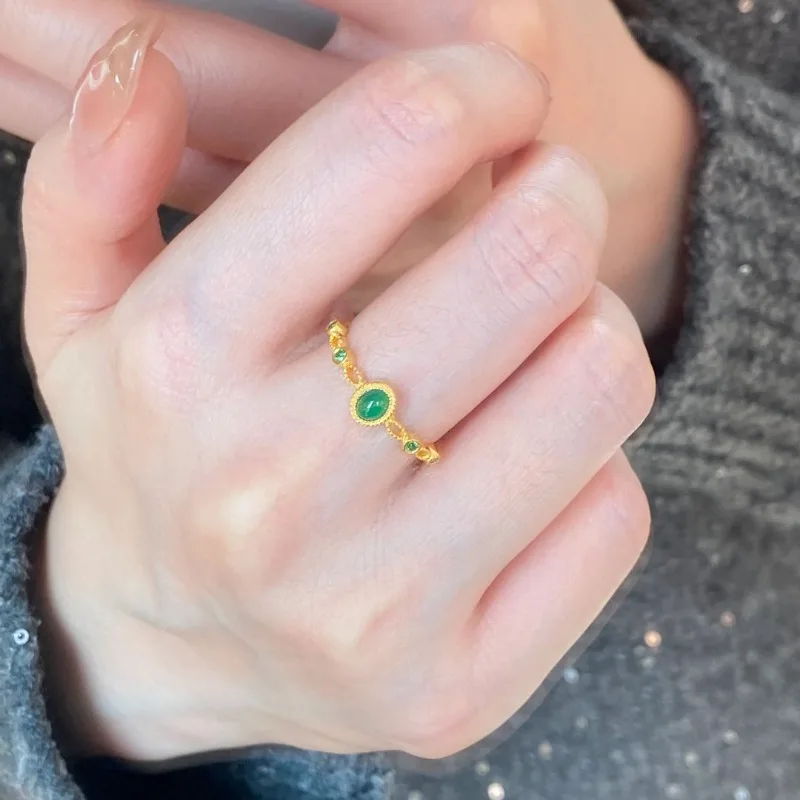 Xiaohongshu نمط المحكمة الشعبية الرجعية الذهب سطح البيض حلقة المرأة الأزياء الخفيفة الفاخرة الأنيقة والمجوهرات الراقية