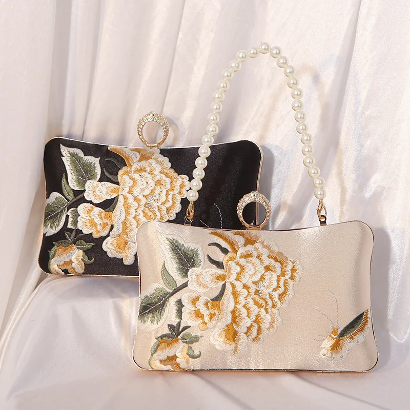 Banquet Bag New Retro Cheongsam Bag Celebrity Handbag Silk Embroidered Clutch Bag Women's Banquet Handbag Artistic Chinese Style