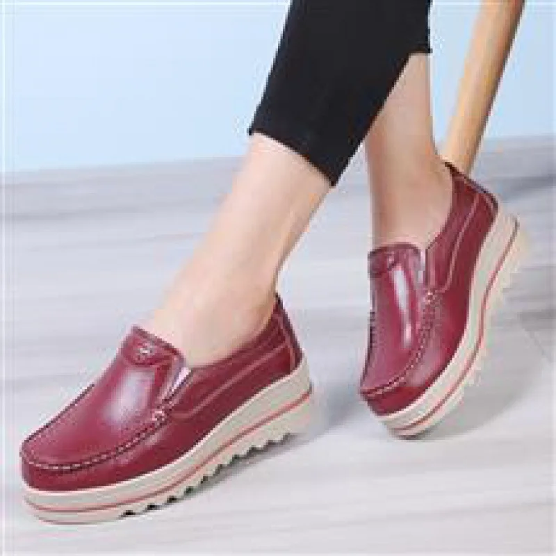 

35-41 plus Size Platform Shoes Women's Loafers Shoe Cover Feet Thick Sole Increased Rocking Shoes Women's Women's Genuine