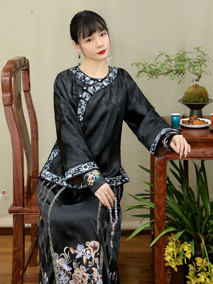 

Red Dust Scroll 2025 Improved Women's Long Sve Jaet High End Retro Design Chinese Sle Top for Older Women