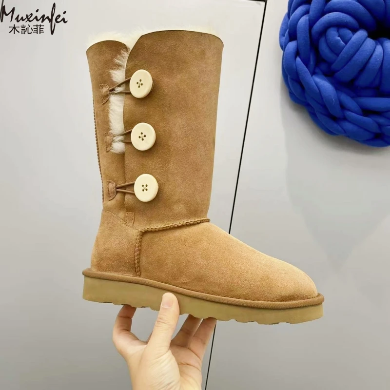 

2025 Thick soled high tube winter snow boots with women's fur integrated long tube, three button warm and thick cotton shoes
