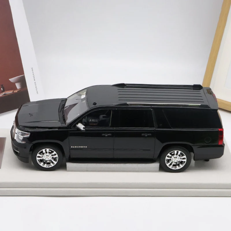 Limited Edition Resin 1:18 Scale Suburban Off Road Vehicle SUV Cars Model Adult Toys Classics Collection Souvenir Gifts Display