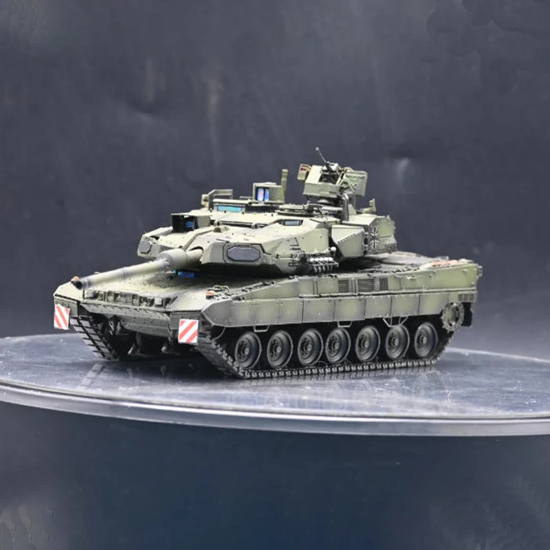 72331 1:72 Scale Leopard 2A8 Main Battle Tank Simulation Resin Tank Model Static Display Collectible Gift Souvenir Decoration