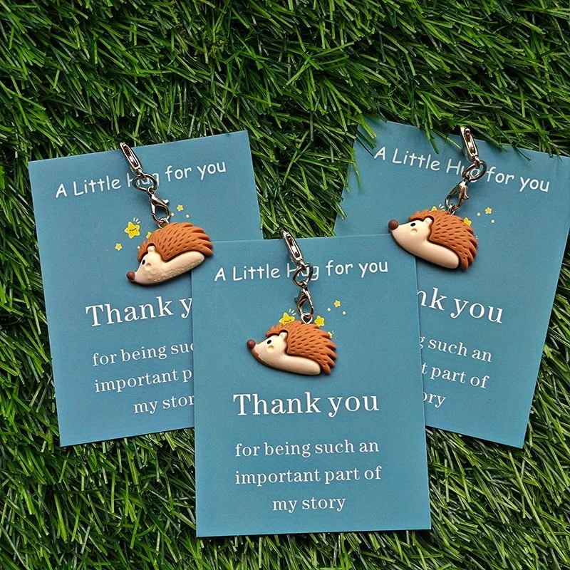 5Set of Hedgehog Keychains with Thank You Card，Suitable for birthdays、Wedding、Baby shower——Cute hedgehog-shaped pendant with lob