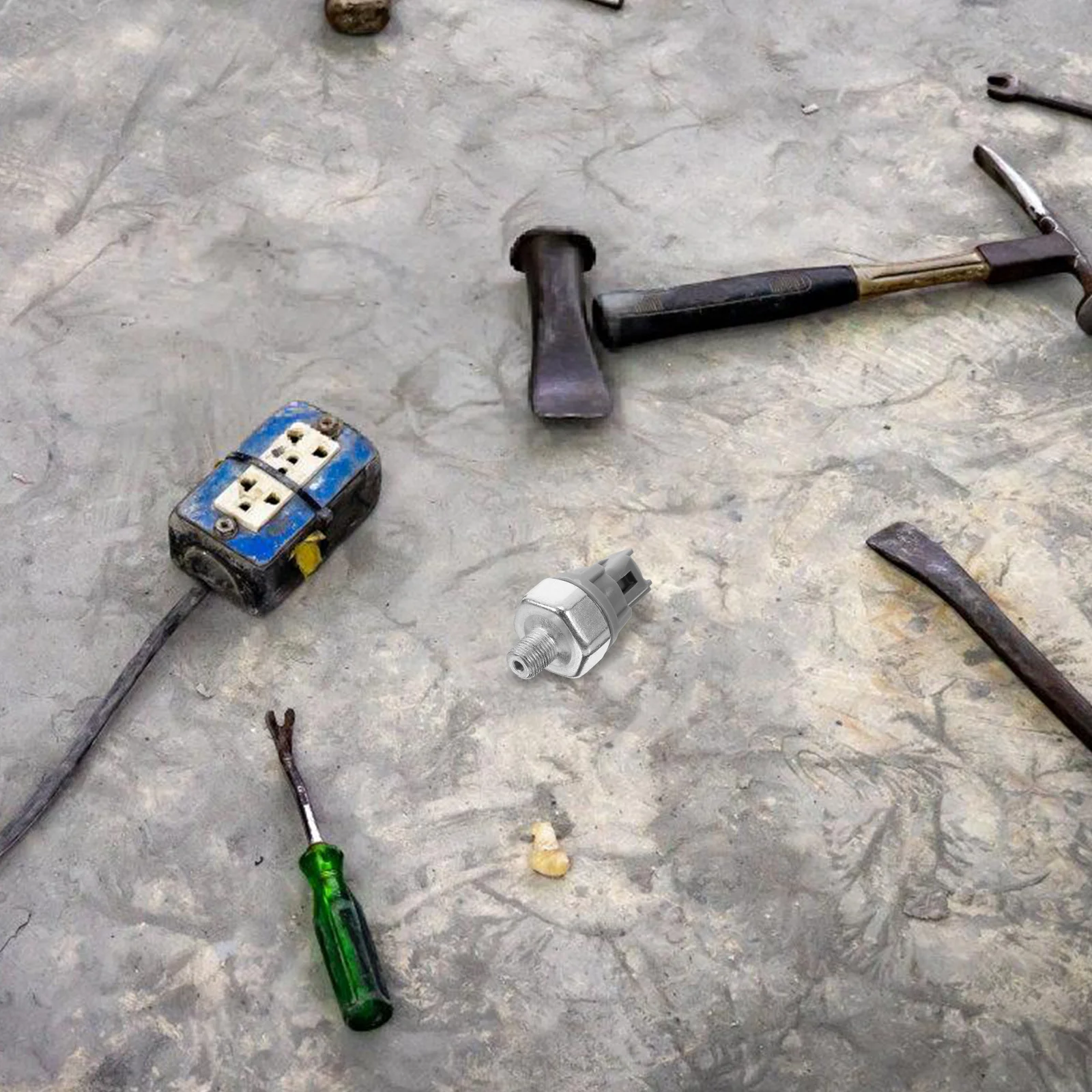 

Oil Pressure Sensor For Car Engine Oil Transducer Sturdy Iron Material Engine Safety Monitoring Sending Unit Auto Spare Parts