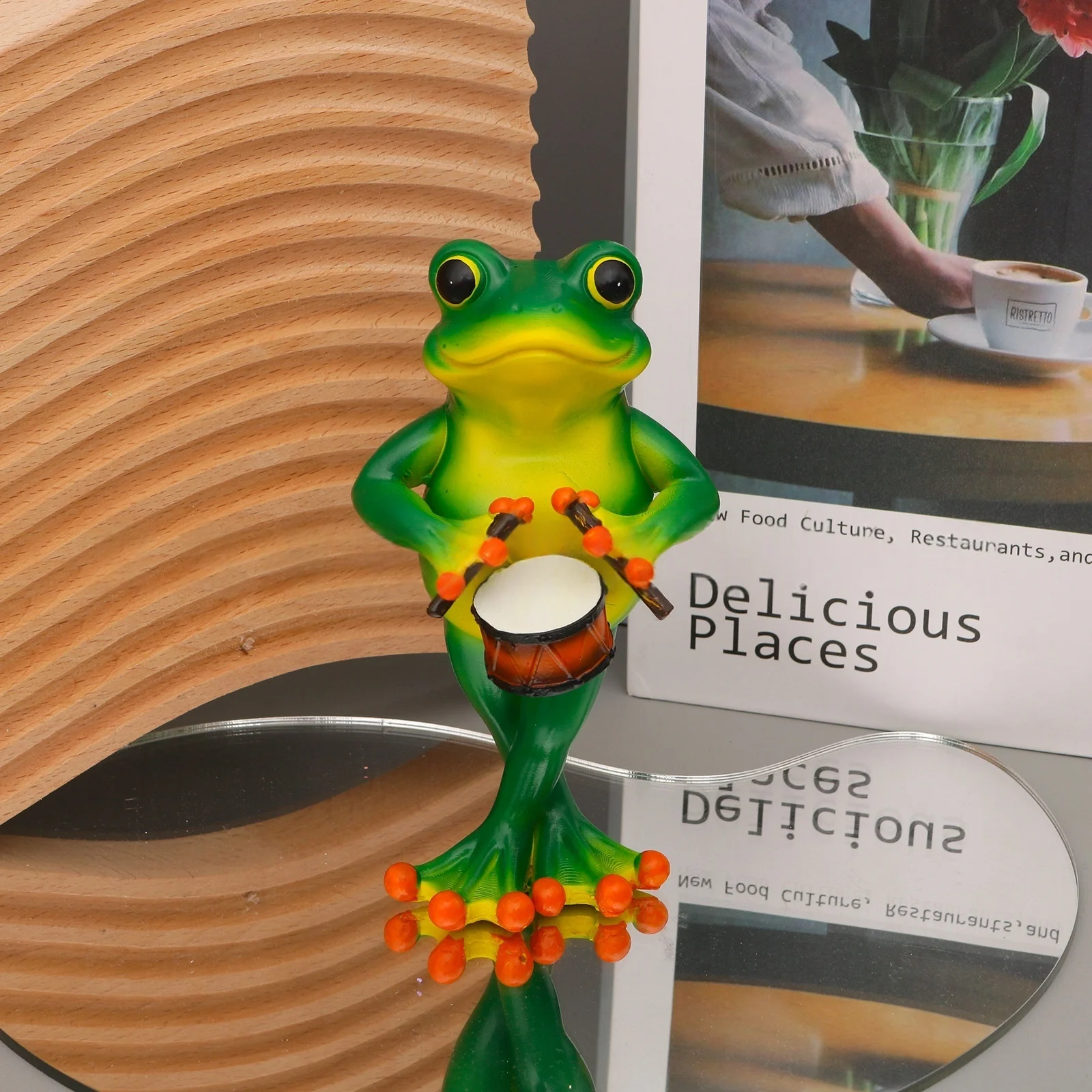 

Frog Musician Statue Hand-Engraved Frog Ornament with UV Coating Mini Resin Figurine Playing Musical Instrument Garden Decor