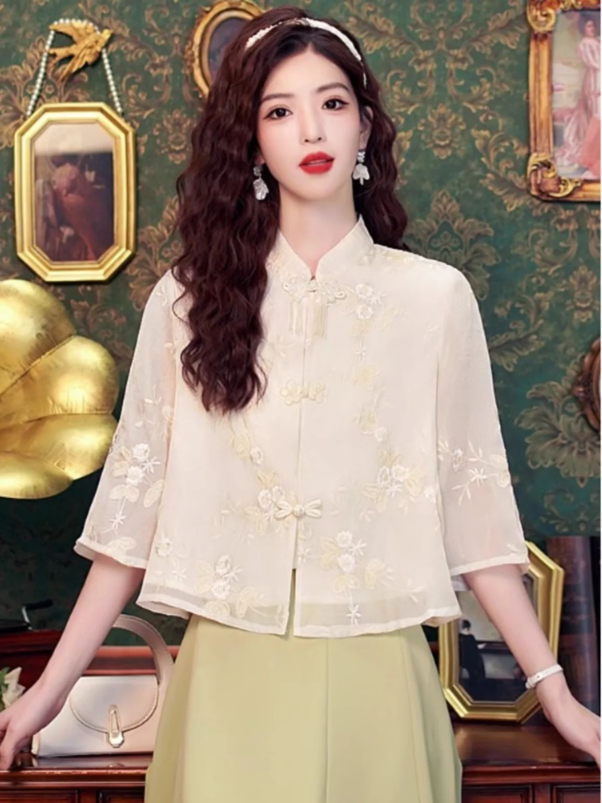 Ele chino Sle bordado irt mujer verano ligero protección solar gasa Top abotonada cuello alto ajuste Regular