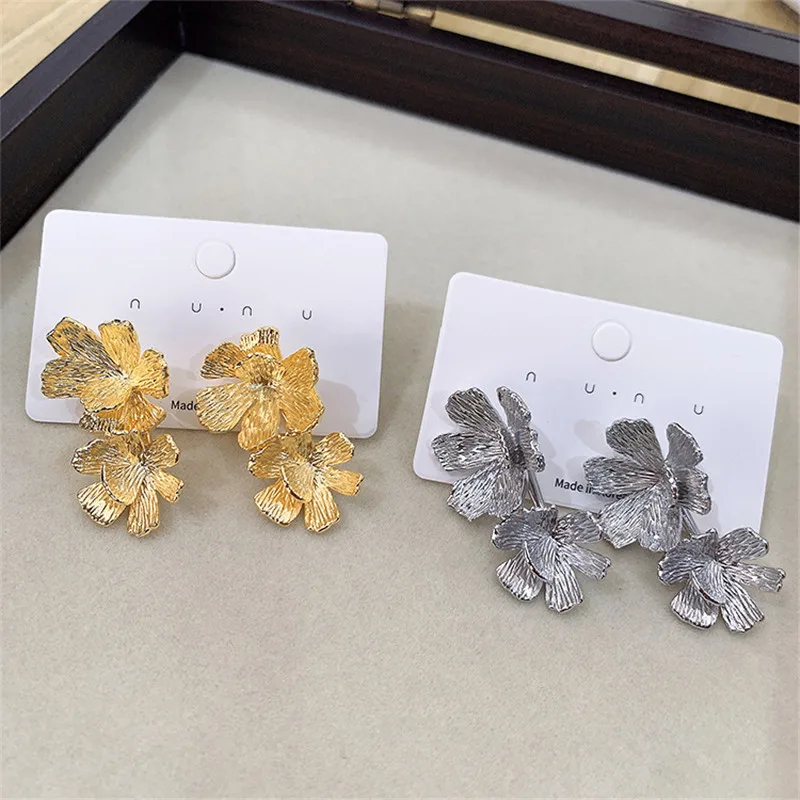 

YANGLIUJIA Metal Flower Earrings European American Style Personality Fashion Stud Earrings Ms Girl Travel Wedding Accessories