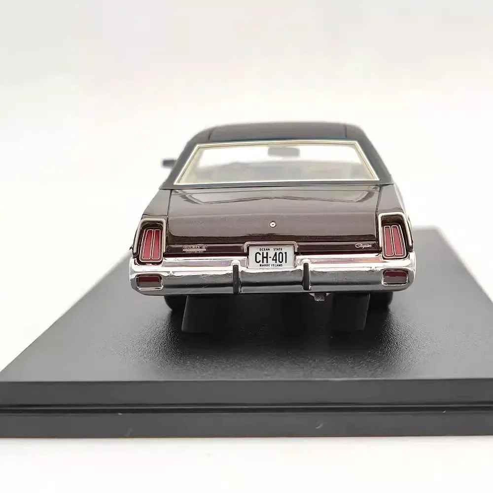 GLM 1/43 Scale Chrysler Newport 1974 Resin Car Model Out of Stock Finished Simulation Collection Vehicle Model Gift Toy