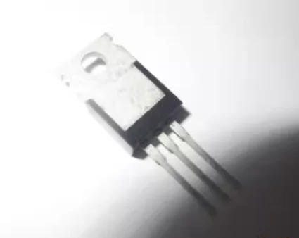 Iron Head New MBR20100CT B20100G Through-hole TO-220 20A 100V Schottky Diode