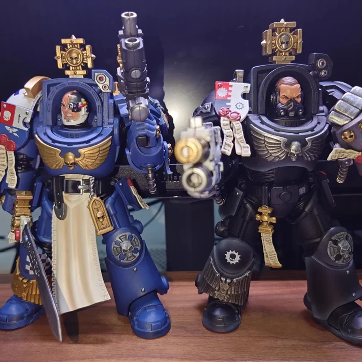 Joy Toy Warhammer 40K Figurka akcji Ultramarines Kapitan w Terminator Zbroja Figurka akcji Wspólna ruchoma figurka Tryb zabawki Prezent