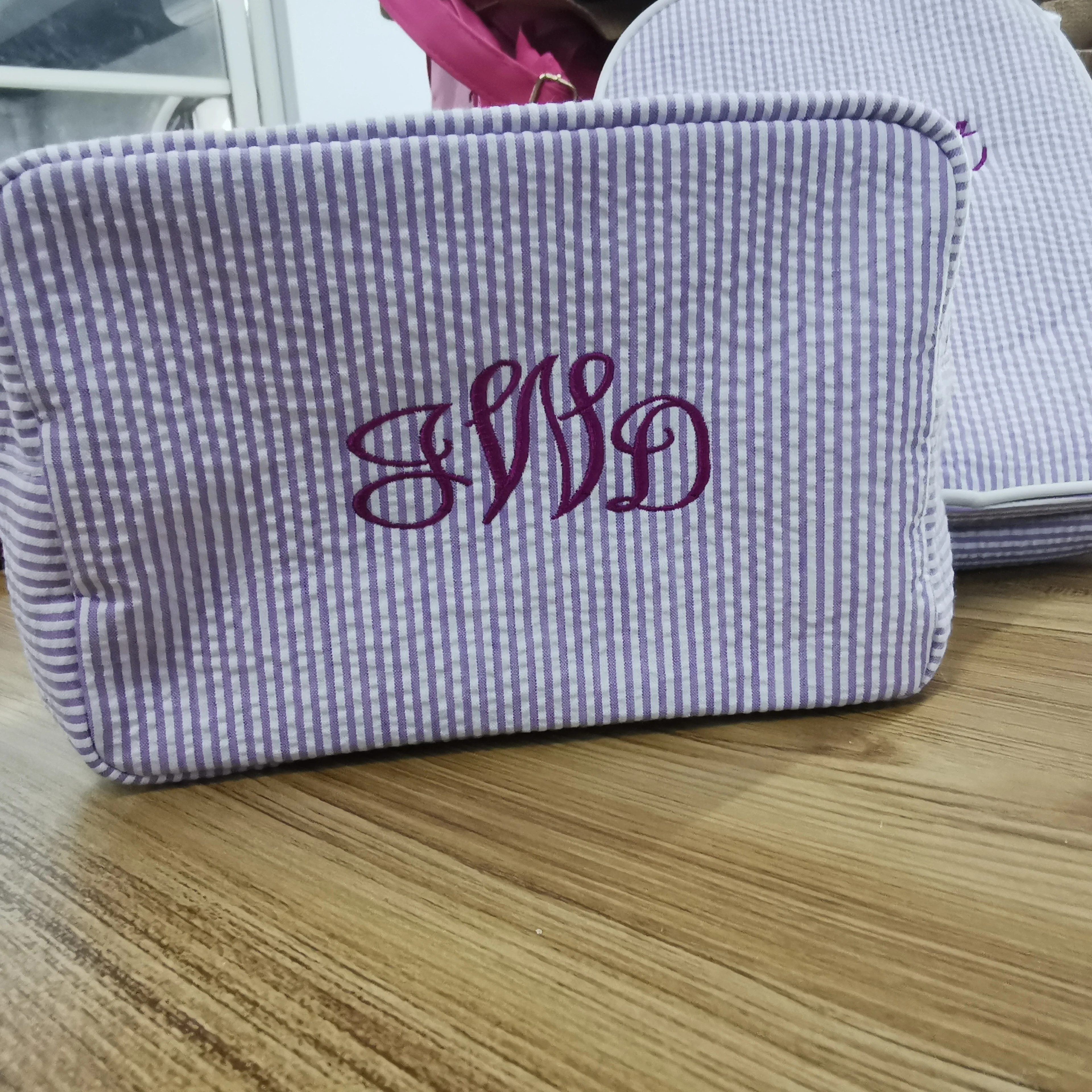 Personalized Seersucker Makeup Bag, Embroidered Name Seersucker Bag, Personalized Wash Bag, Wedding Bridesmaid Gift Makeup Bag