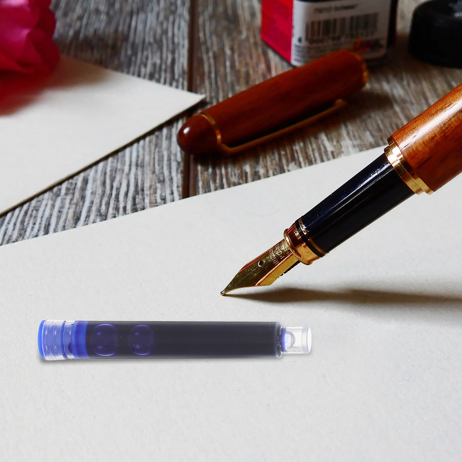 مجموعة واحدة من خراطيش حبر قلم حبر قابلة لإعادة الملء سريعة الجفاف عبوات حبر أسود للكتابة السلسة مثالية لممارسة الطلاب