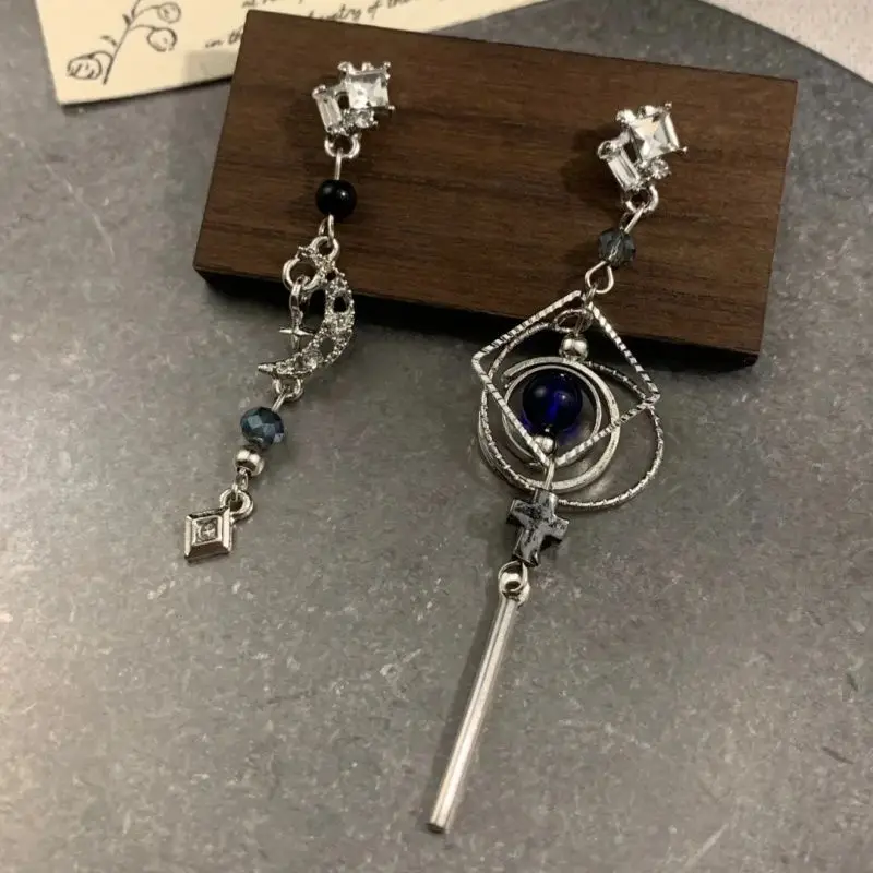 Dreamlike Asymmetry Blue Planet Silver Moon Tassel Earrings For Women Fashion Gorgeous Alloy Ears Accessories Gift Party Banquet