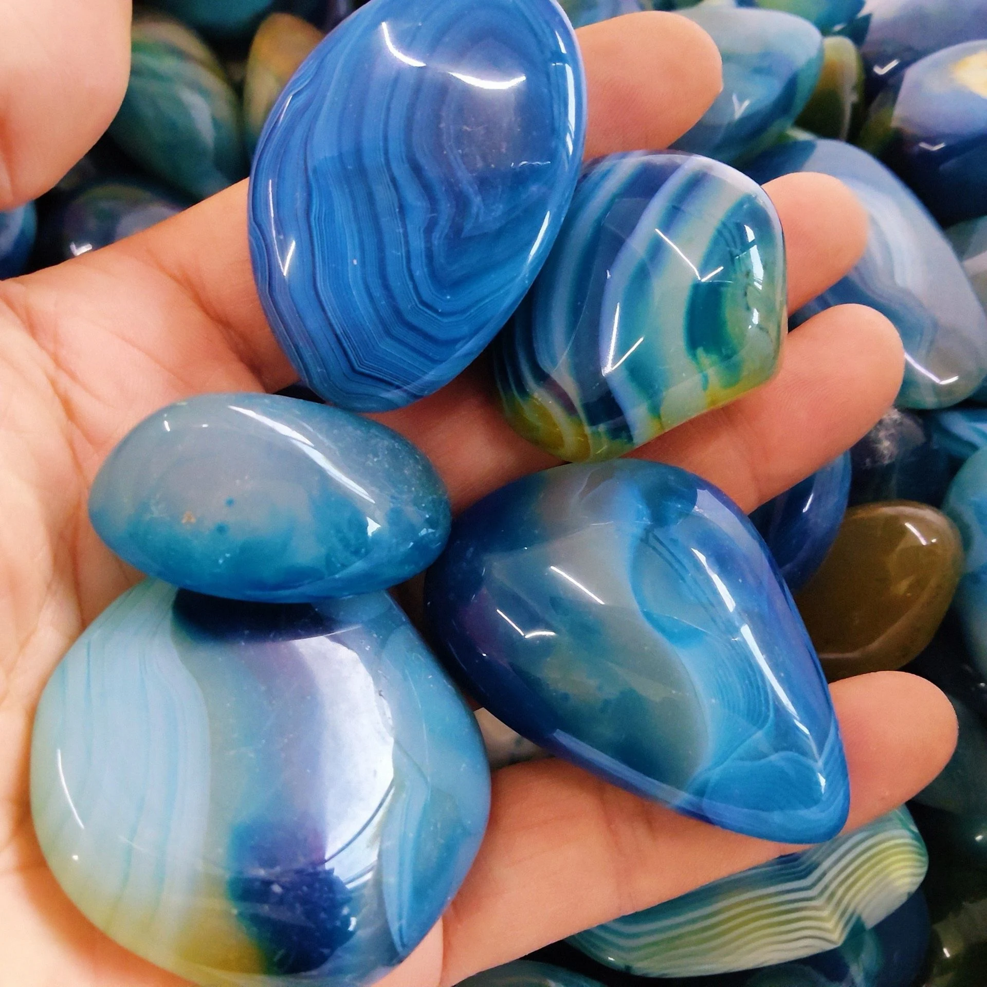 Big Smooth Agate Stone Geode Pebbles from Madagascar - Healing Crystal for Craft DIY crystals