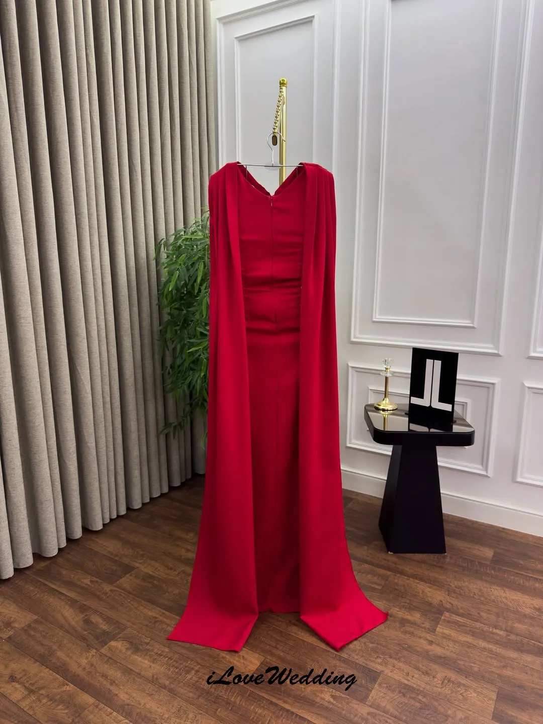 Czerwone Eleganckie Sukienki na Bal Bez Rękawów 2025 Sukienka na Wesele dla Kobiet Gości Plisowane Suknie Formalne Długie do Podłogi Gala Szyte na Miarę