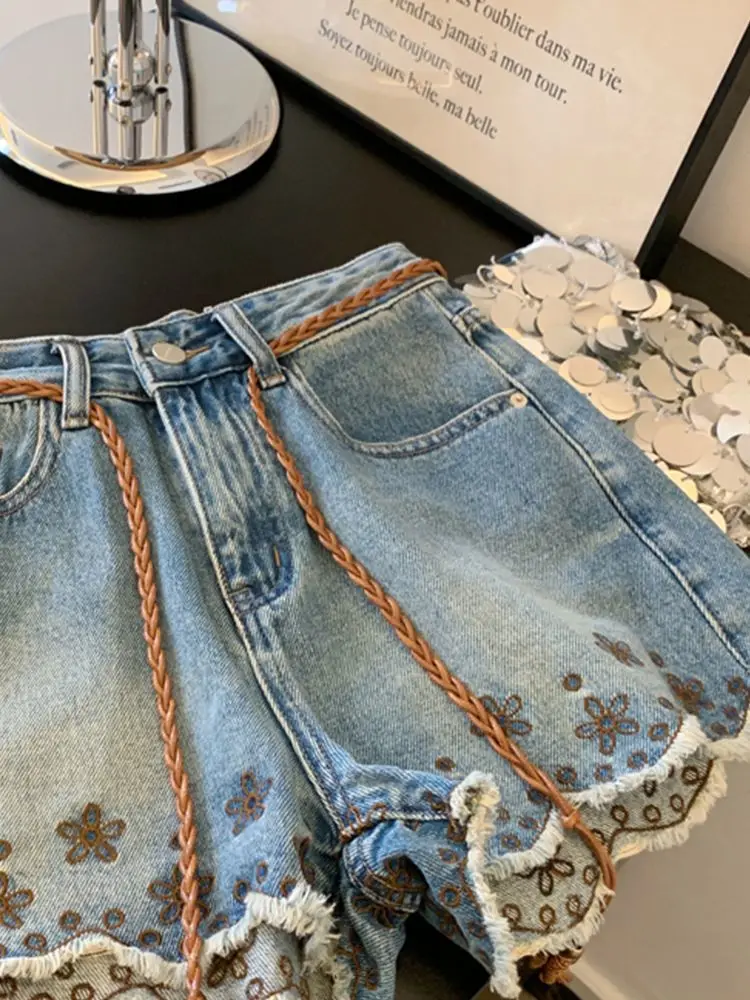 Pantaloncini a gamba larga con nappa strappata ricamata a vita alta da donna vintage estiva, nuovi pantaloncini casual 2025 per donna