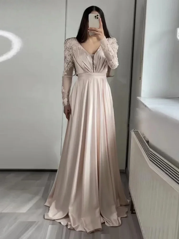 

Champagne Satin A-Line Evening Dress Elegant Long Sleeve Formal Gown Lace Appliqué V Neck Party Dress 2025 New ArrivalCustomized