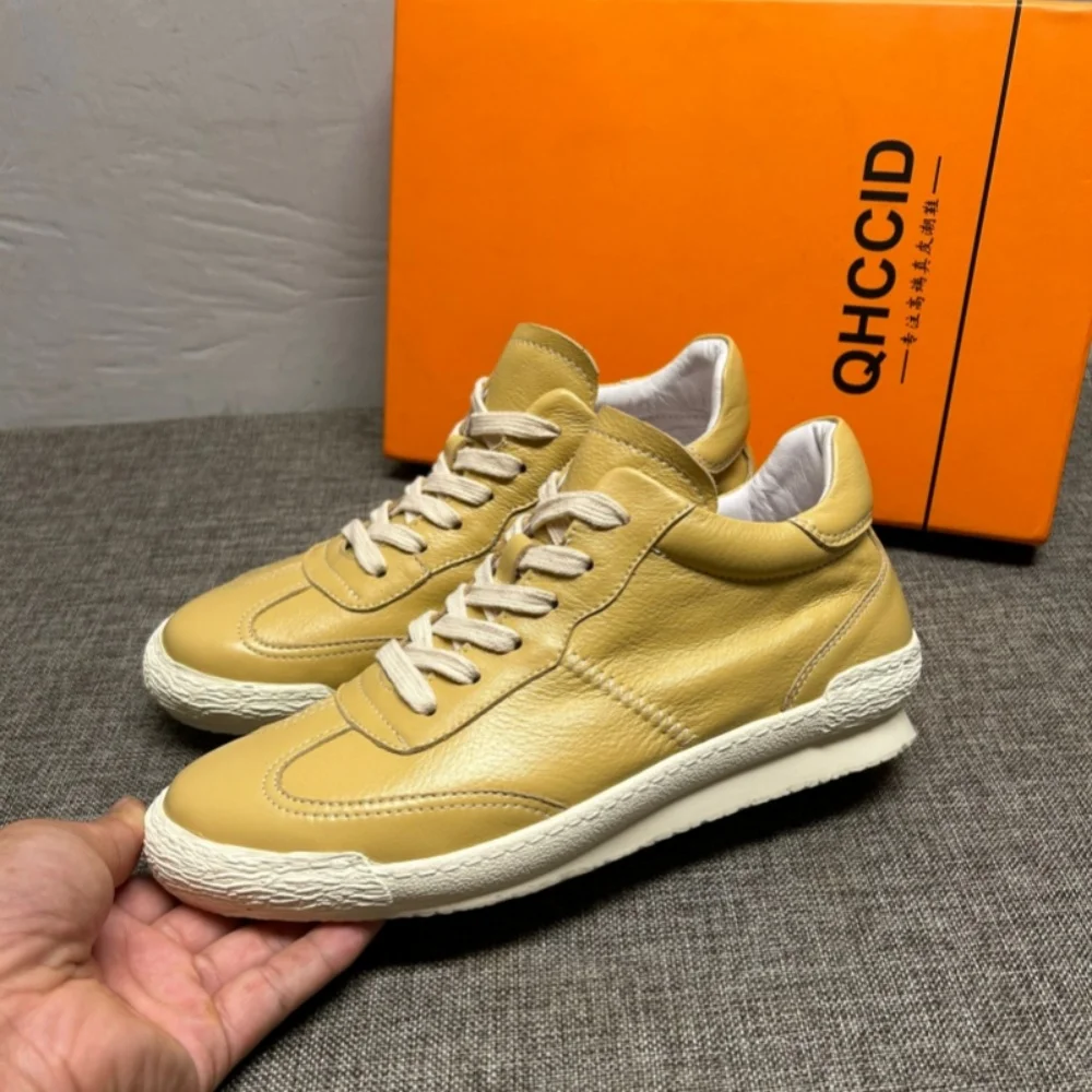 

QHCCID Leather Retro High-Top Shoes for Men - Fashionable, Warm, Mid-Calf Lace-Up Casual Sneakers