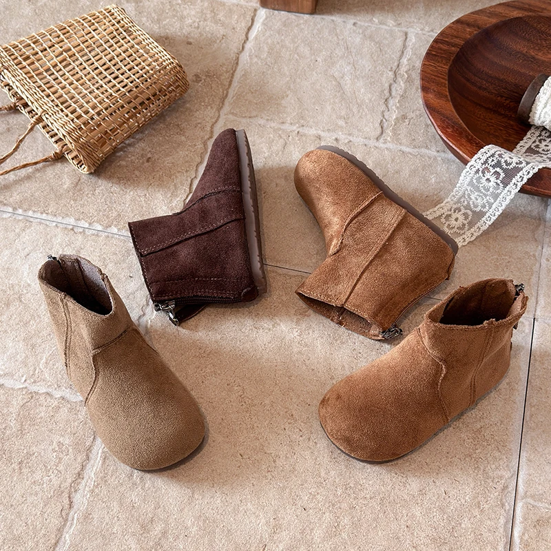 Kleinkind-Mädchen-Stiefeletten aus Wildlederimitat, Retro-Stiefeletten mit Reißverschluss hinten, weiche, kurze Stiefeletten aus Kunstlederimitat, warm gefüttert, mit rutschfester Sohle, flache Herbst- und Winterstiefe – Detail 3