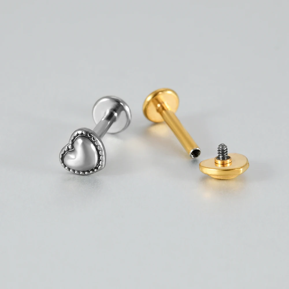 ASTM F136 التيتانيوم 16 جرام شكل قلب Labret الشفاه الغضروف قرط الاذن المرصع اللولب الزنمة محارة ثقب الأذن مجوهرات للجسم مع صندوق هدية