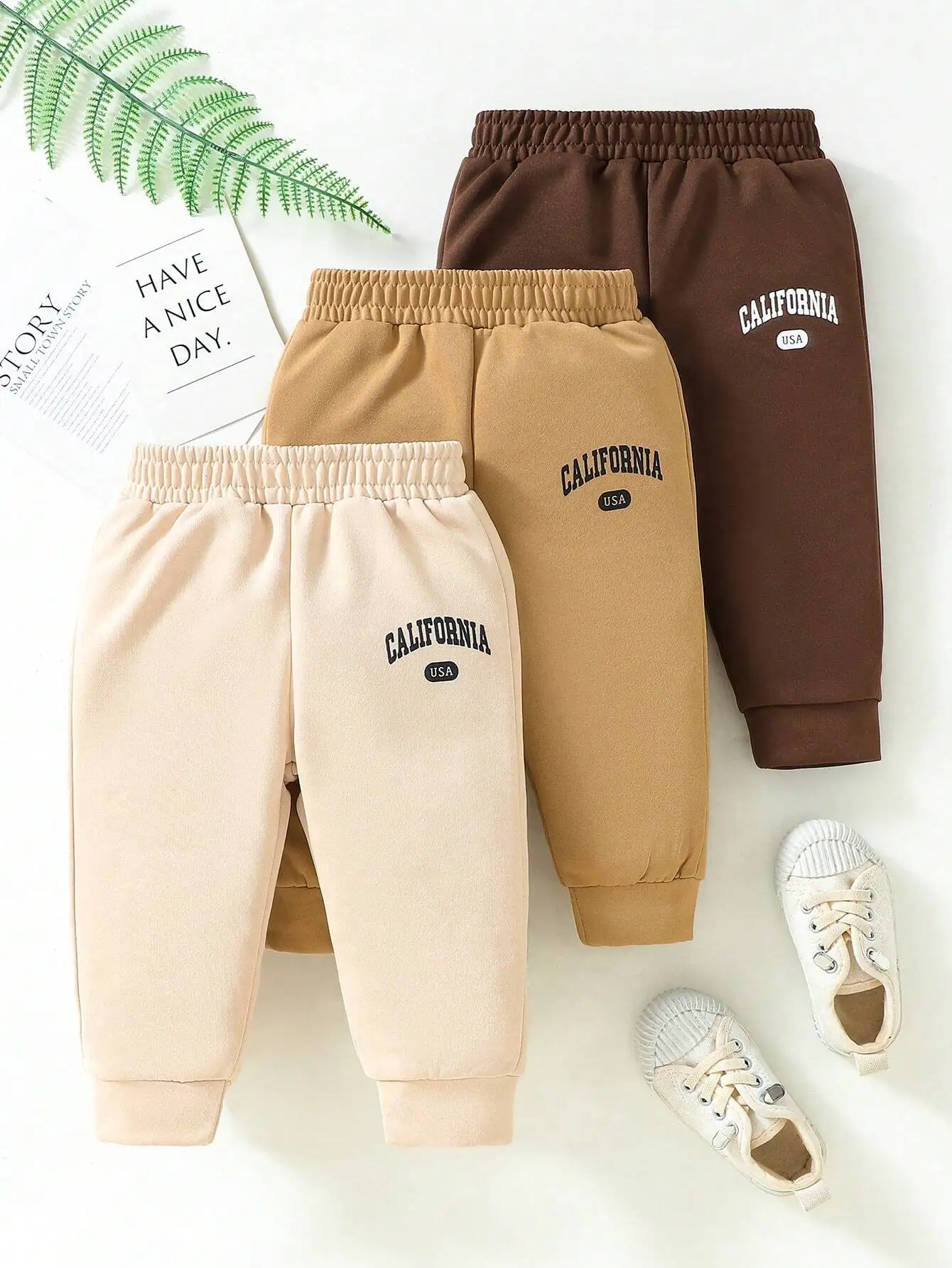 

Комплект из 3-х детских спортивных штанов с принтом в виде арки, из мягкой хлопковой смеси, с эластичным поясом, для всех сезонов