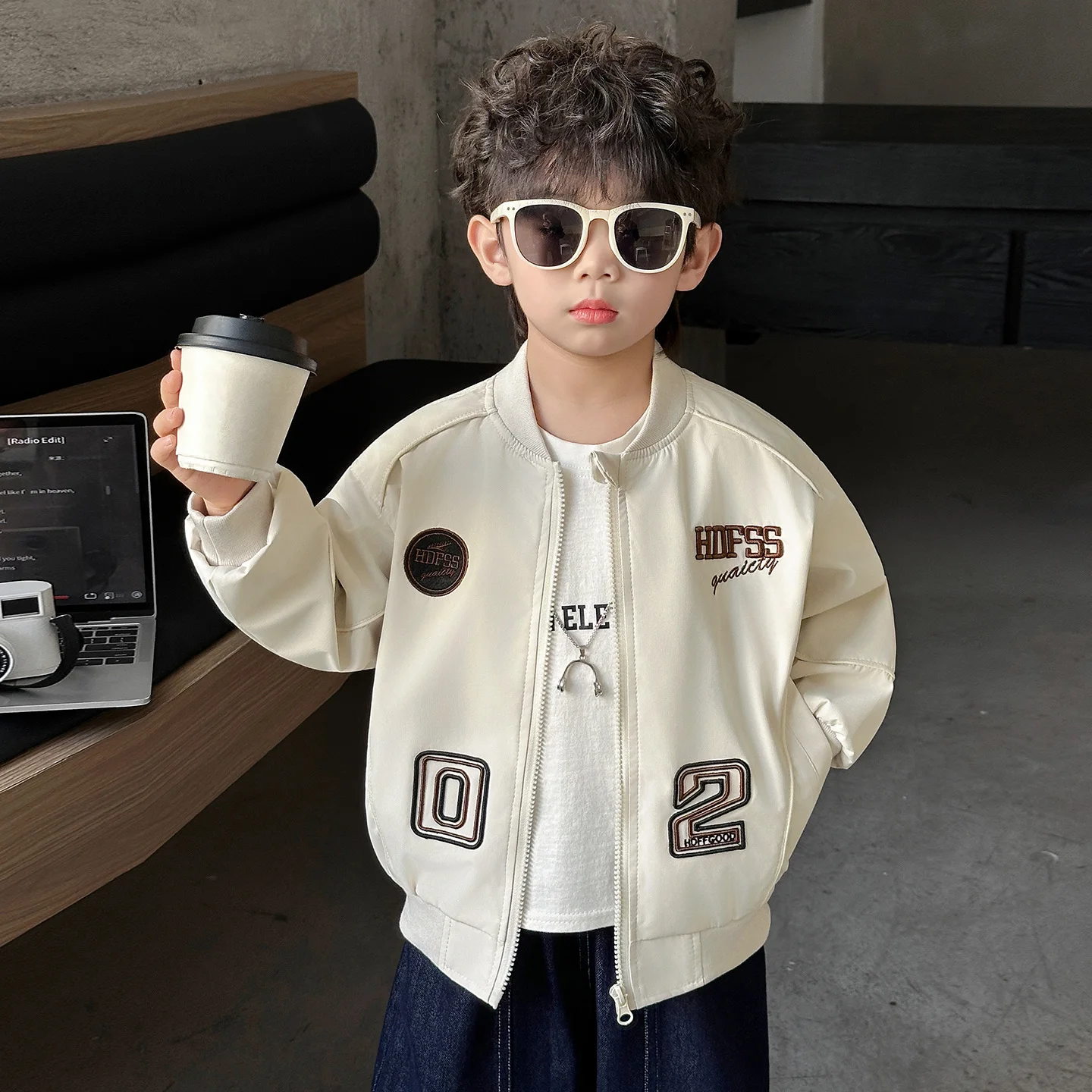 春秋ボーイズ野球ジャケット韓国風おしゃれ薄手コート子供用アウター長袖ジッパー開閉カジュアル