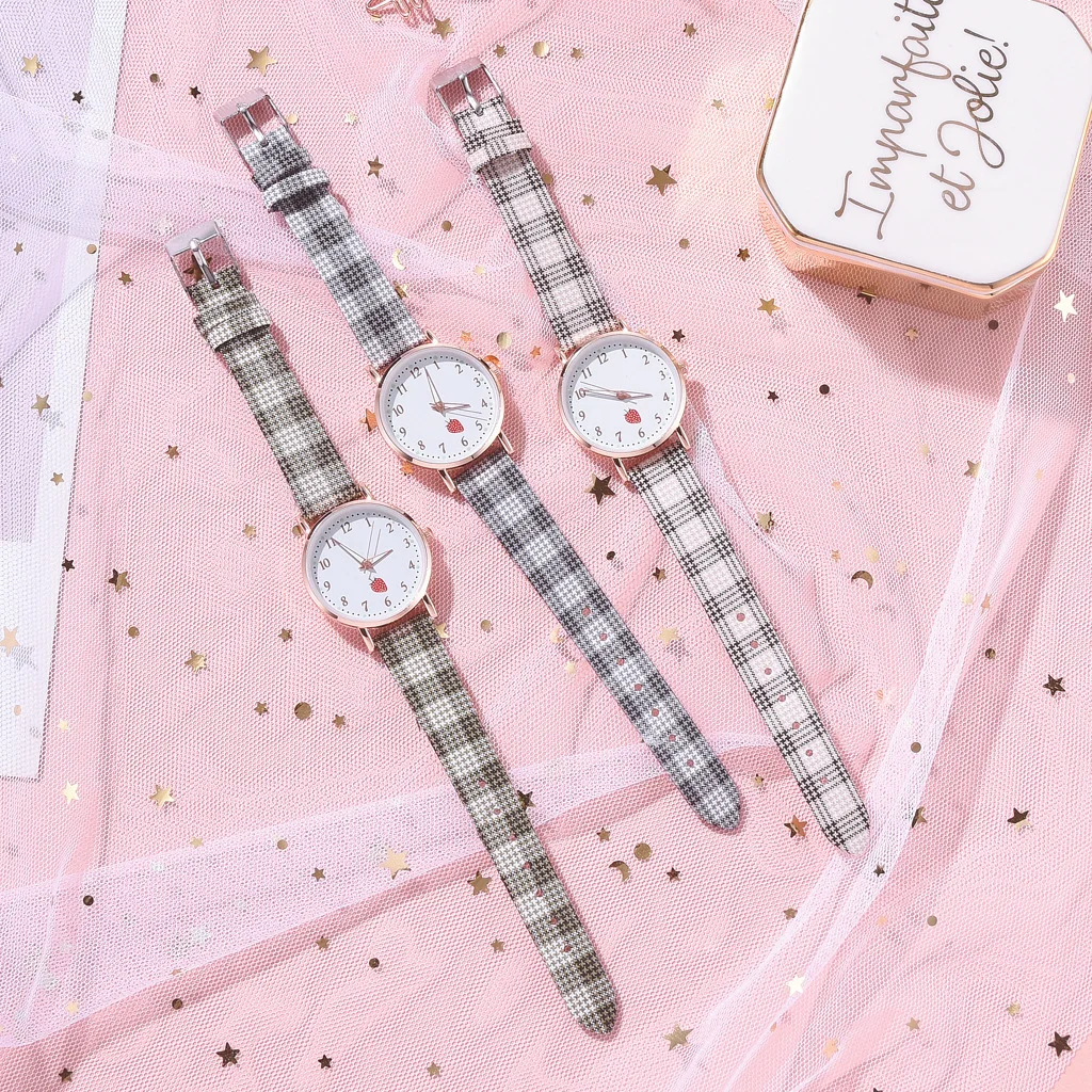 

cute fashionable strawberry pattern watch set for girls sent versatile quartz watch