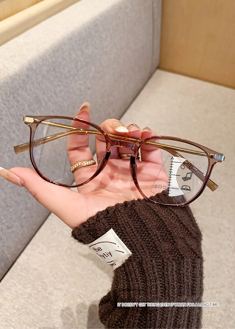 Multifokale Anti-Blaulicht-Lesebrille für Erwachsene. Doppelfunktionsbrille zum Lesen sowohl in der Nähe als auch in der Ferne.8110 – Detail 4
