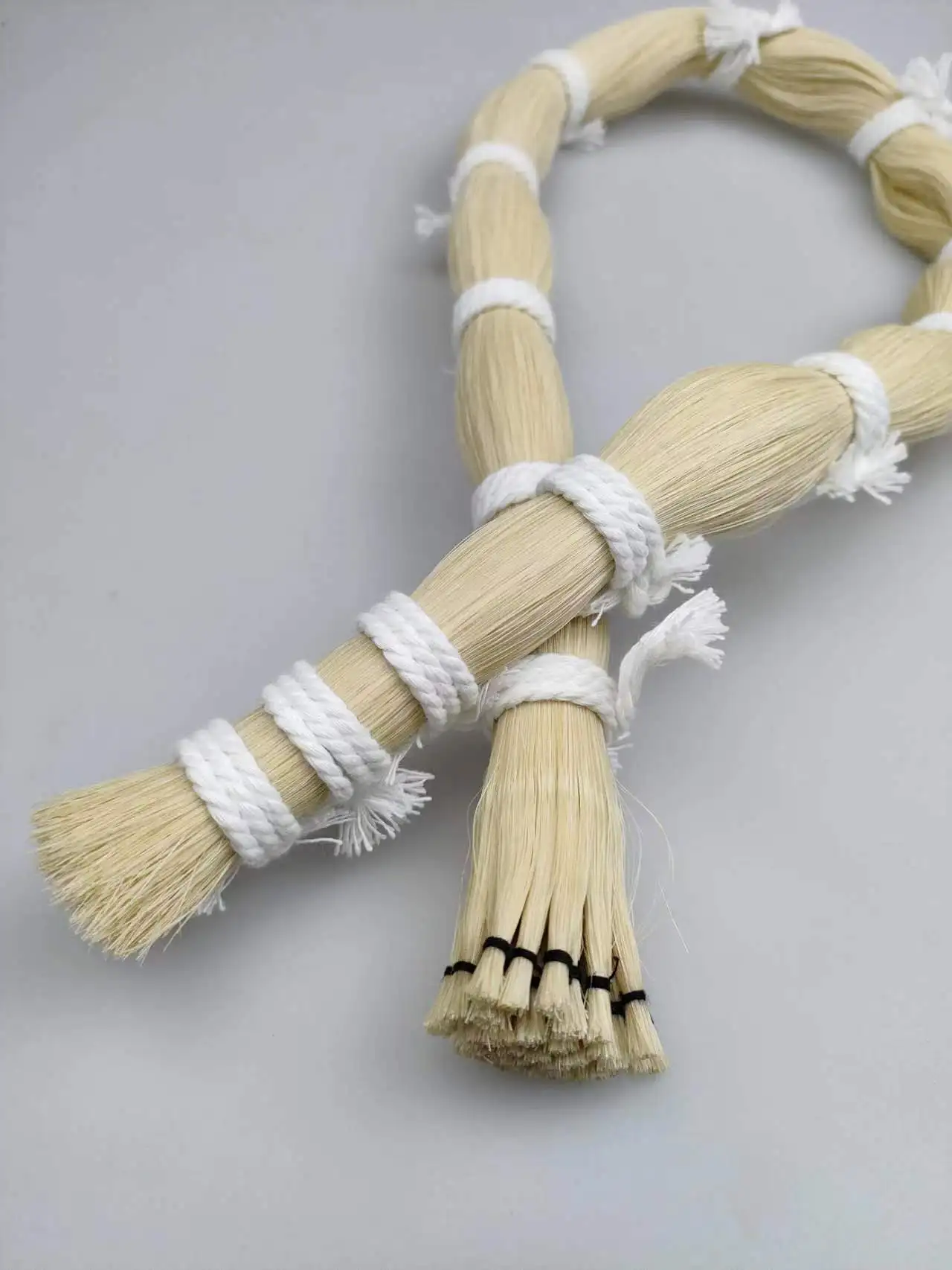 50 batidas de cabelo branco natural do arco do violoncelo do violino 82-85cm na cauda longa do cabelo