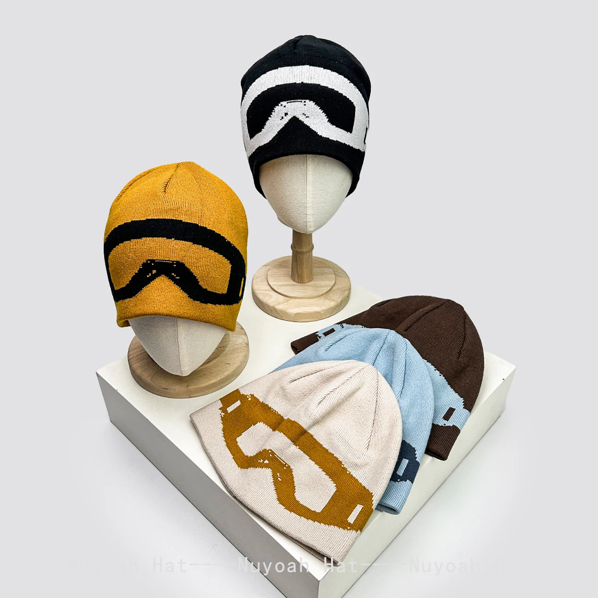 

New Men Women Korean Jacquard Outdoor Glasses Knitted Hats Color Block Warm Personal Fashion Beanies Hiking Versatile Sports ins