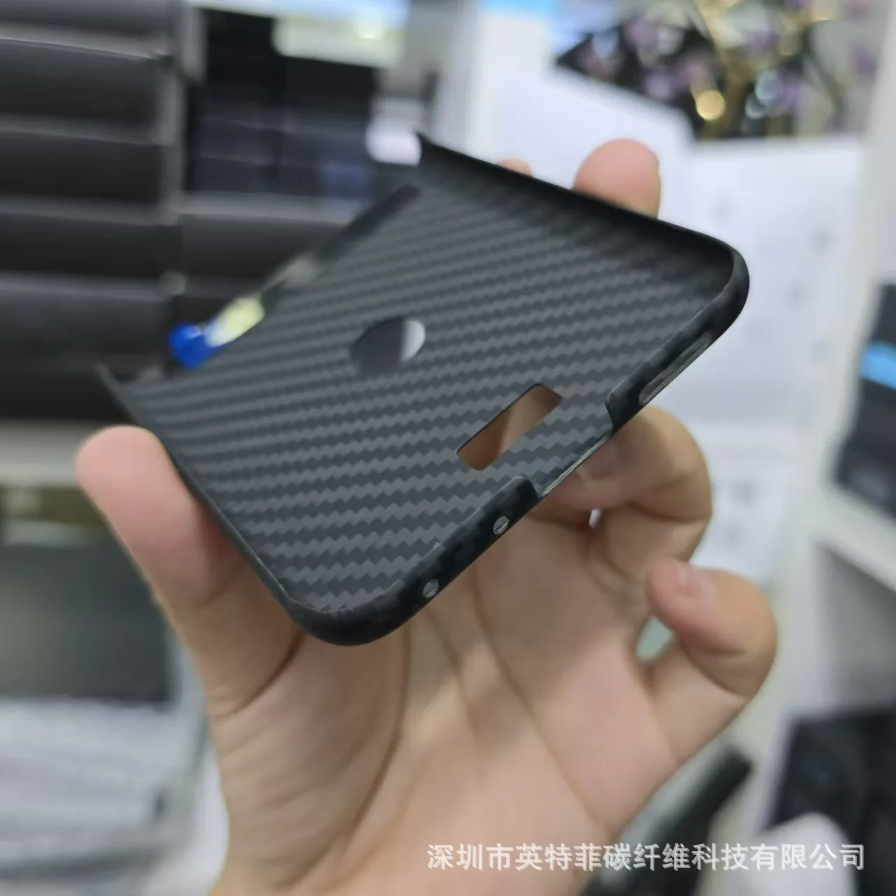 Qadir  Real Carbon fiber Motorola Razr 50 Ultra Case For Razr 50 Ultra case Aramid fiber Slim design Anti-fall Phone