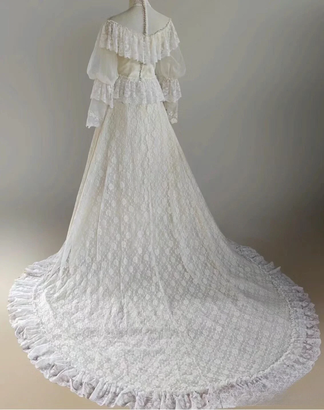 Vintage Bohemian Wedding Dress Sheer High Collar A-Line Lace Bridal Gown Long Sleeves Victorian Women Robe Customized