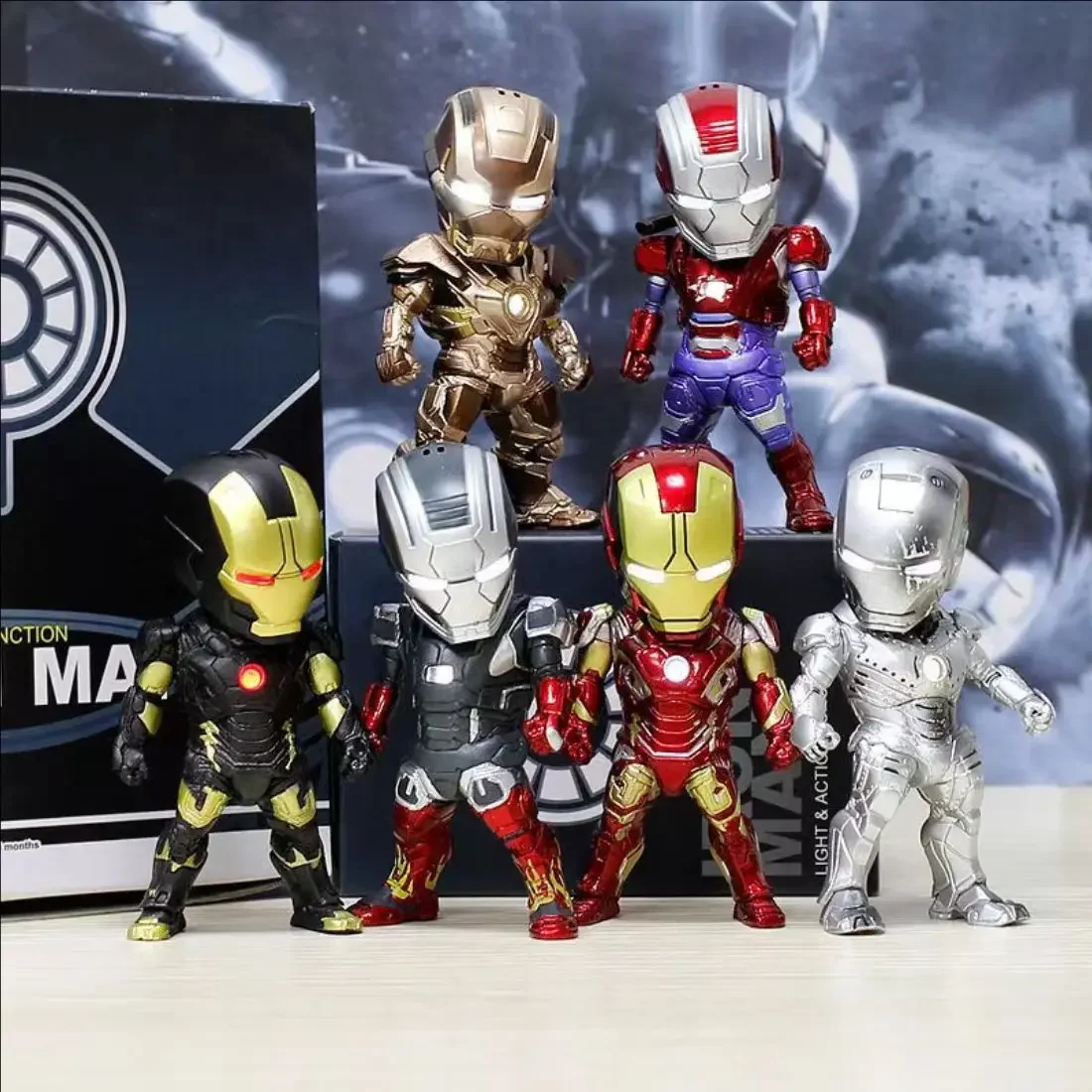 

2025 New Avengers Blind Box Iron Man Glow Iron Man Set Q Edition Doll Handmade Model Desktop Decoration Collection
