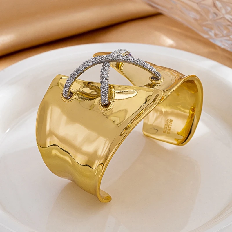 

SENYU Luxury Gold-Plated X - Shaped Cuff Bracelet with Pave Crystals Rhinestone Edgy Elegance Fashion Forward Irregular Bangle