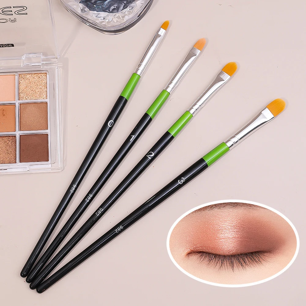 4Pcs Flat Head Concealer Eye Shadow Brush Makeup Brushes Soft Highlighter Contour Eyeliner Brush Face Detail Make Up Tools Girl